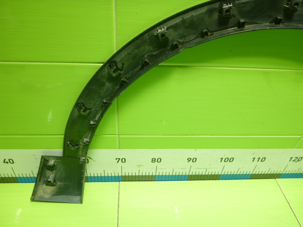 Накладка переднего крыла левого