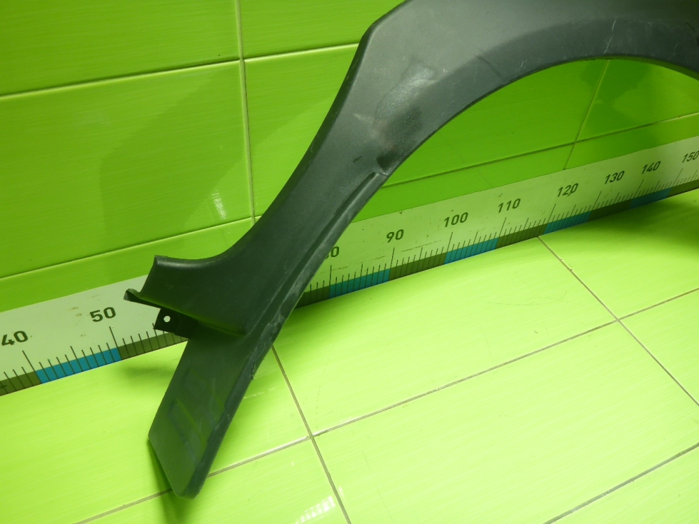 Накладка переднего крыла правого