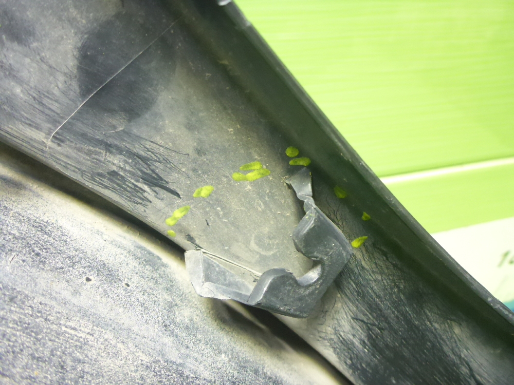 Накладка переднего крыла правого