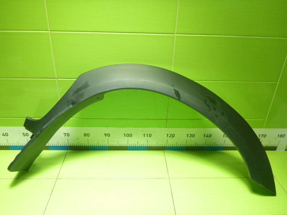 Накладка переднего крыла правого