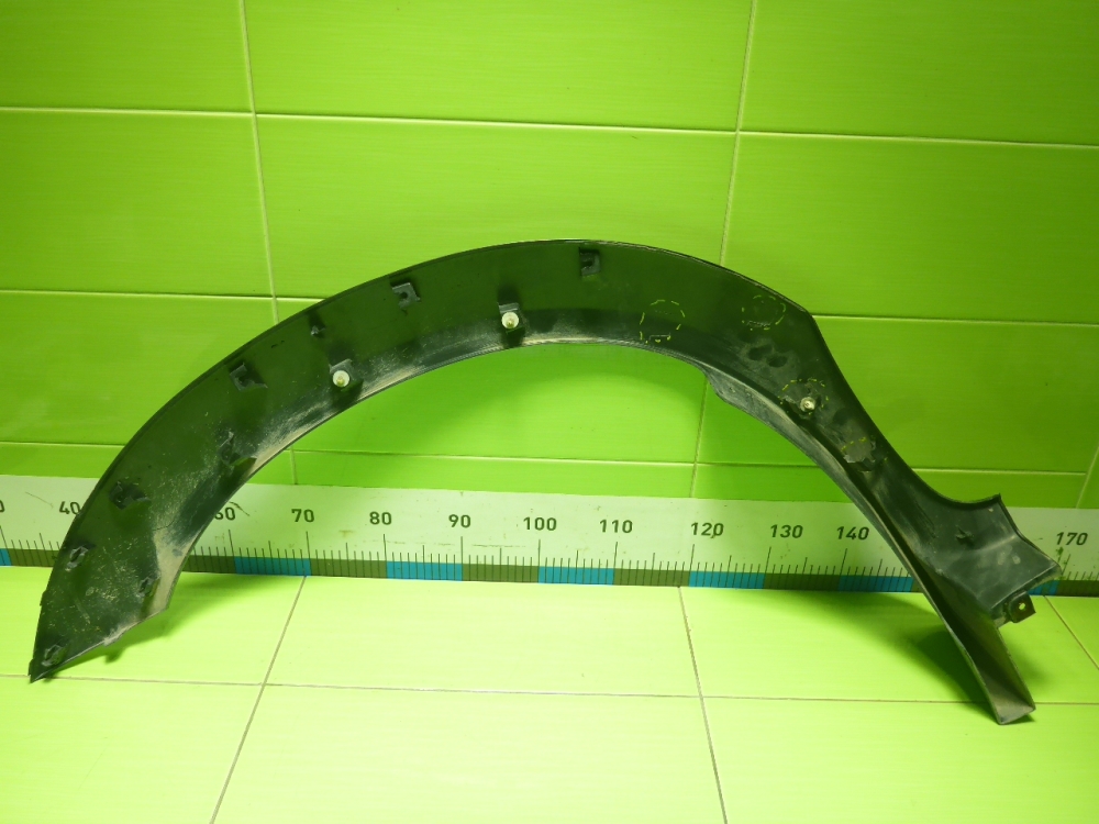Накладка переднего крыла правого