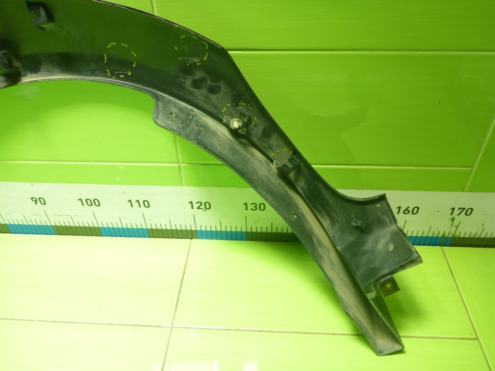 Накладка переднего крыла правого