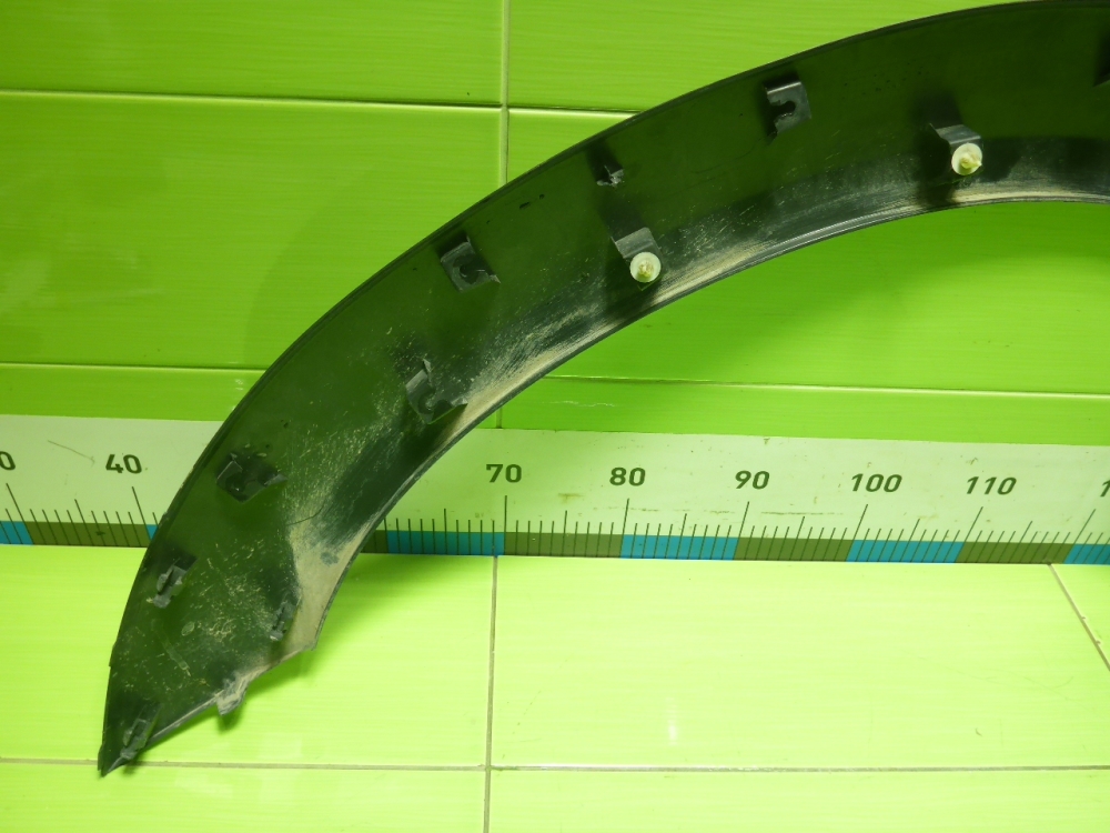 Накладка переднего крыла правого