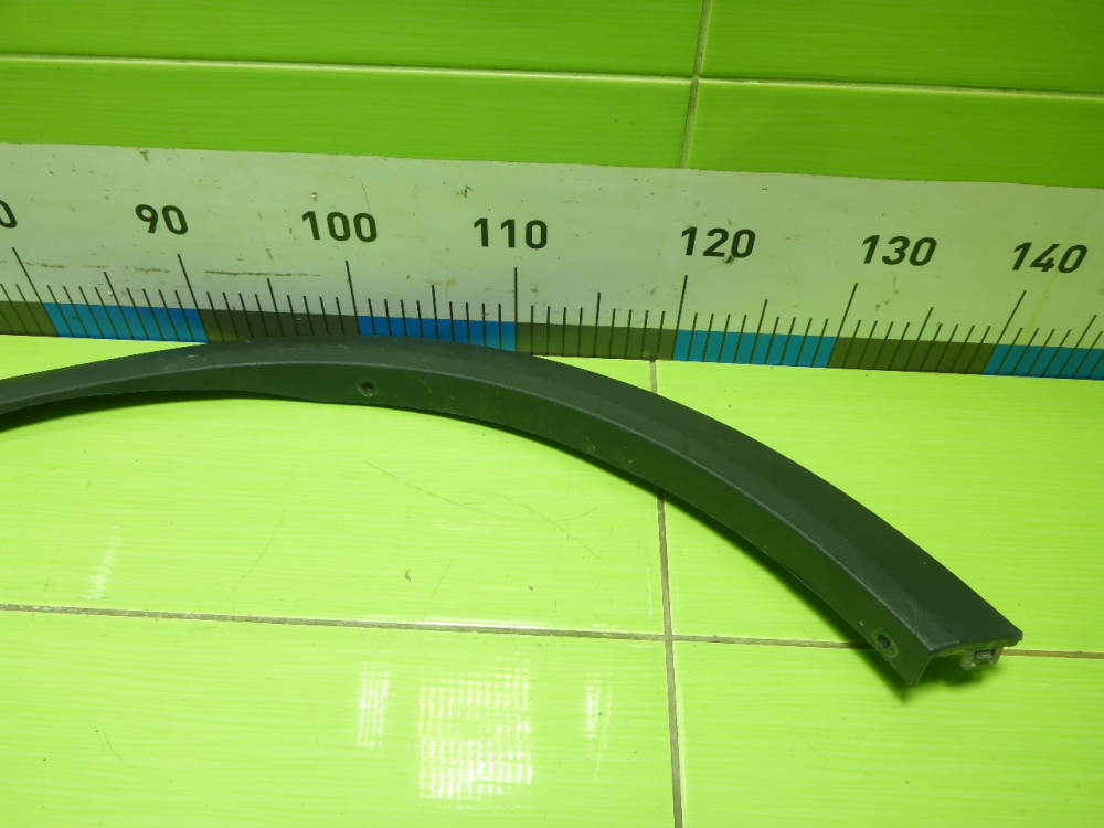 Накладка переднего крыла правого