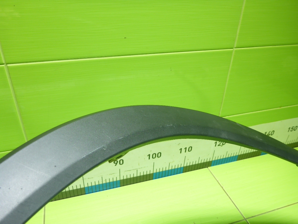 Накладка переднего крыла правого