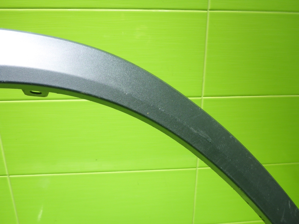 Накладка переднего крыла правого