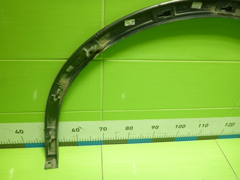 Накладка заднего крыла левого