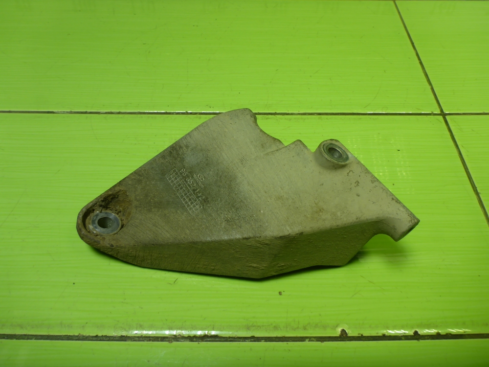 Кронштейн генератора