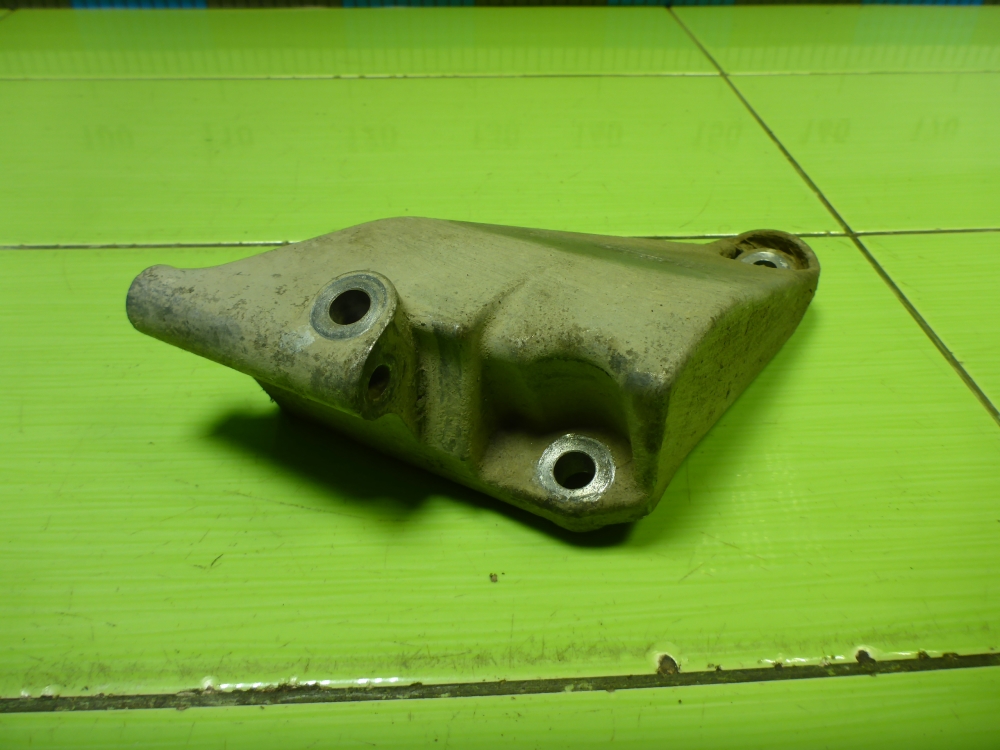 Кронштейн генератора