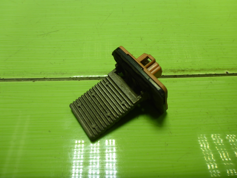 Резистор отопителя