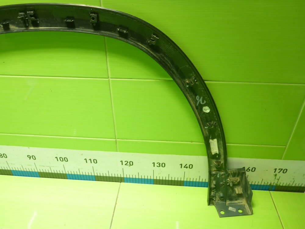 Накладка переднего крыла правого