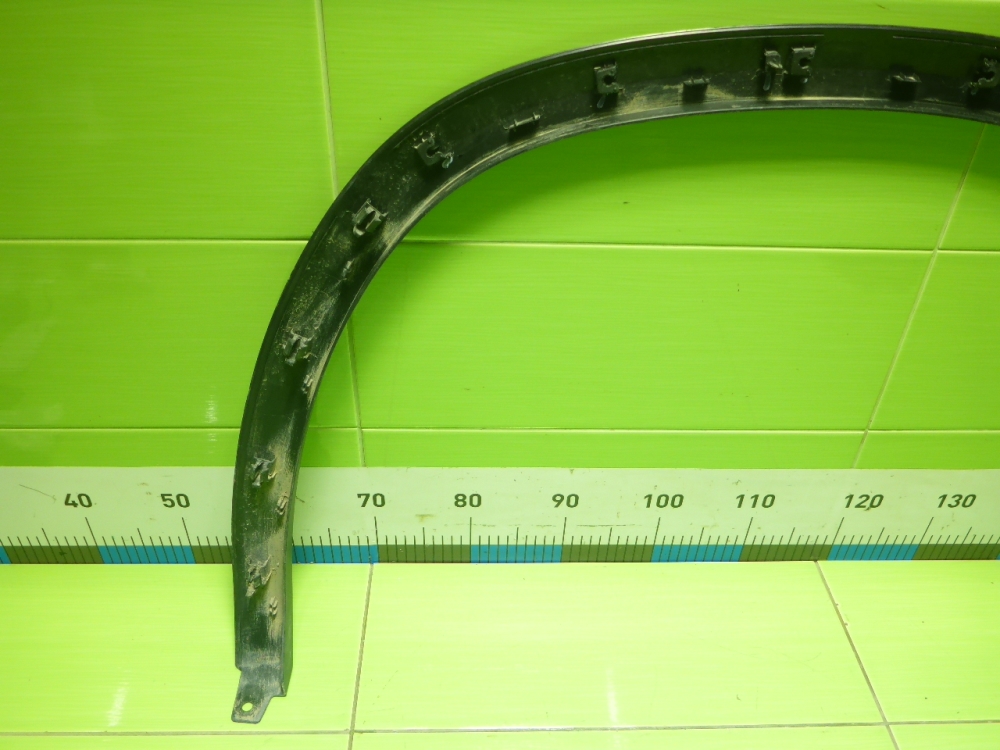 Накладка переднего крыла правого