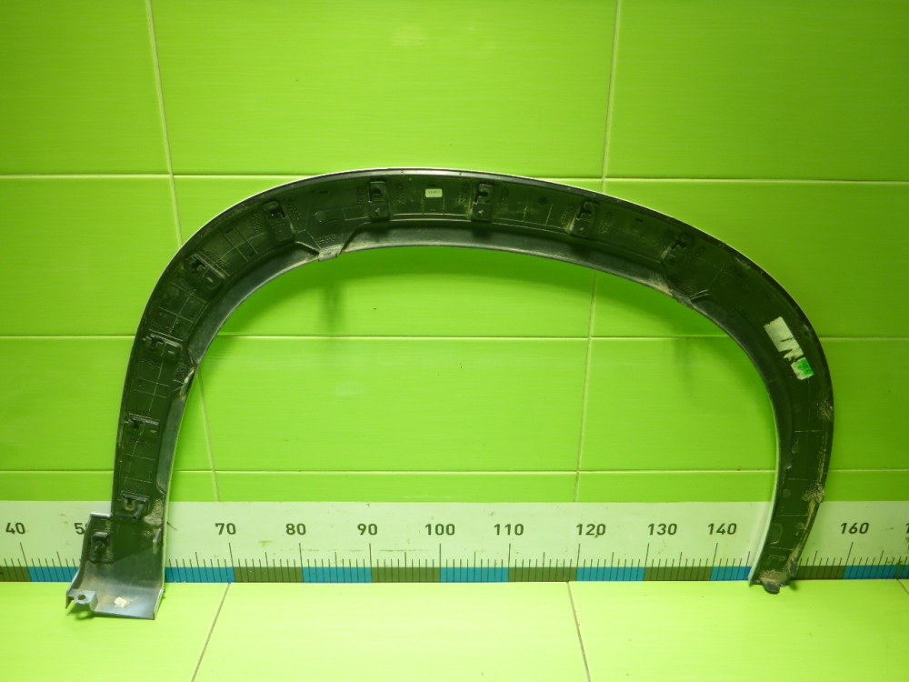 Накладка переднего крыла левого