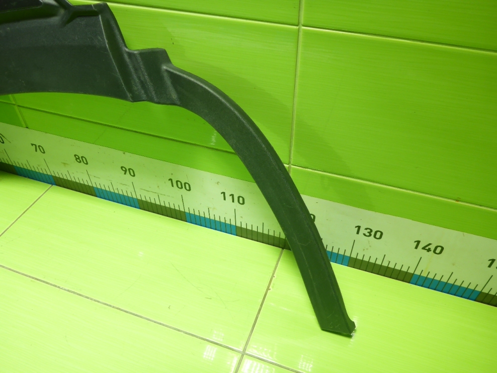 Накладка заднего крыла правого