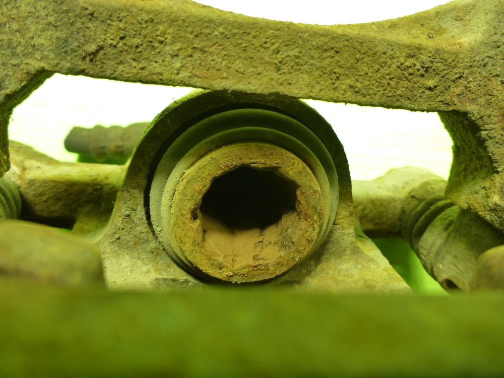 Суппорт задний правый