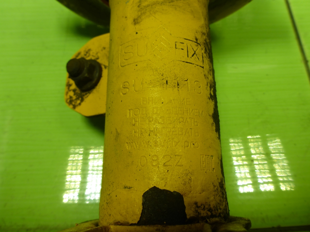 Амортизатор передний правый