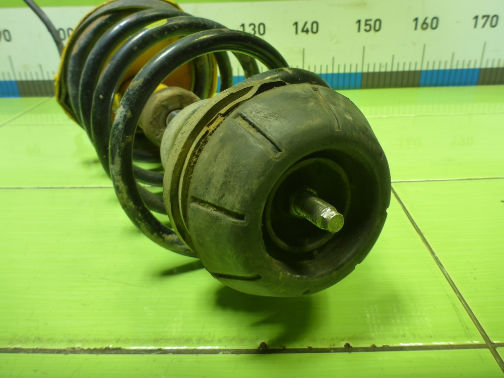 Амортизатор передний правый