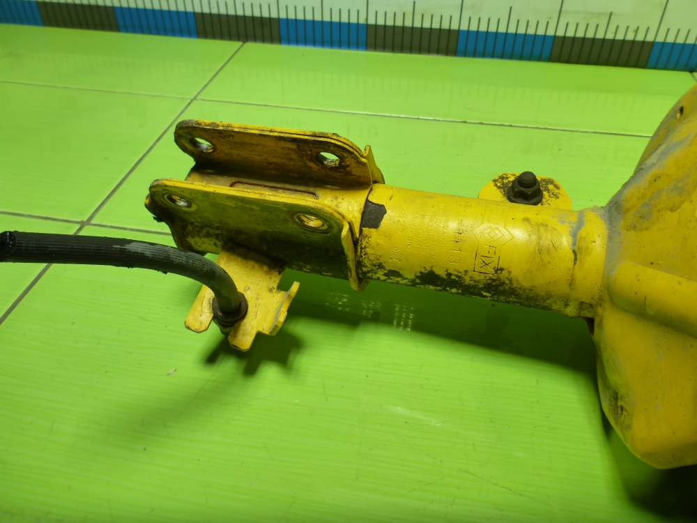 Амортизатор передний правый