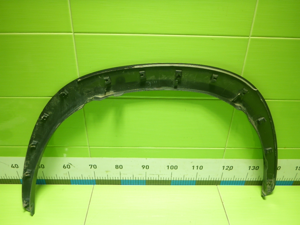 Накладка переднего крыла правого