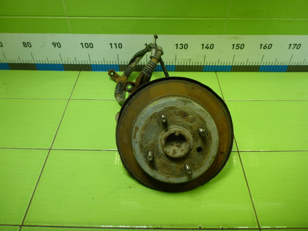 Кулак поворотный задний левый