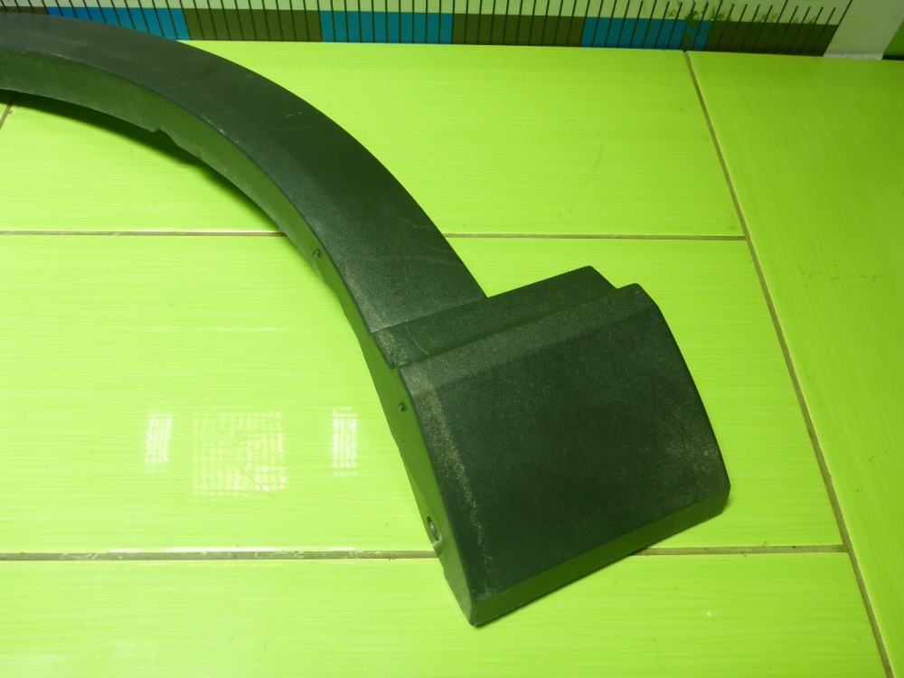 Накладка переднего крыла левого