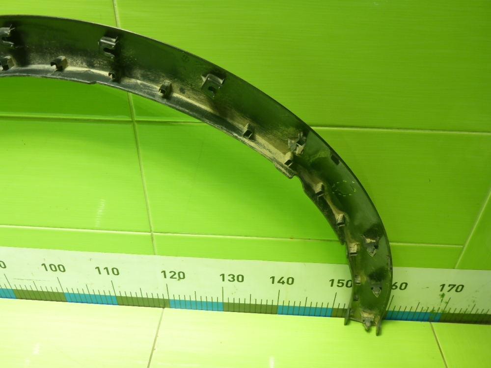 Накладка переднего крыла левого