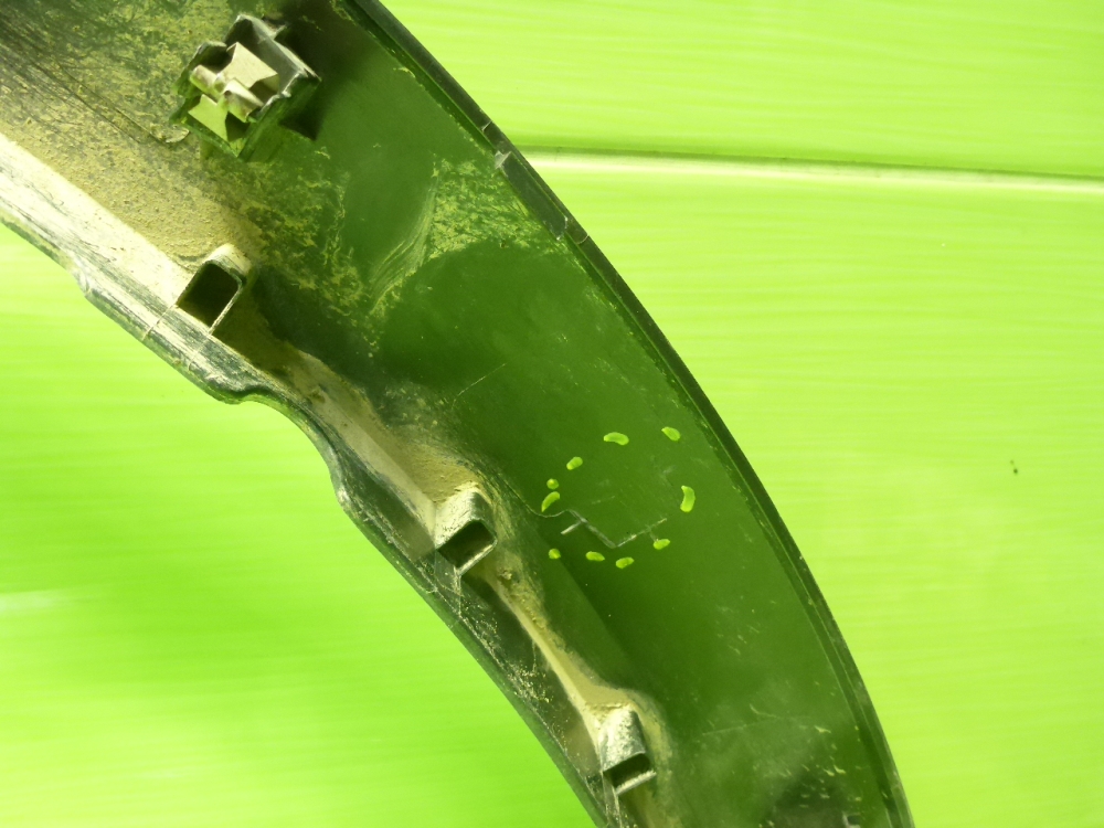 Накладка переднего крыла левого