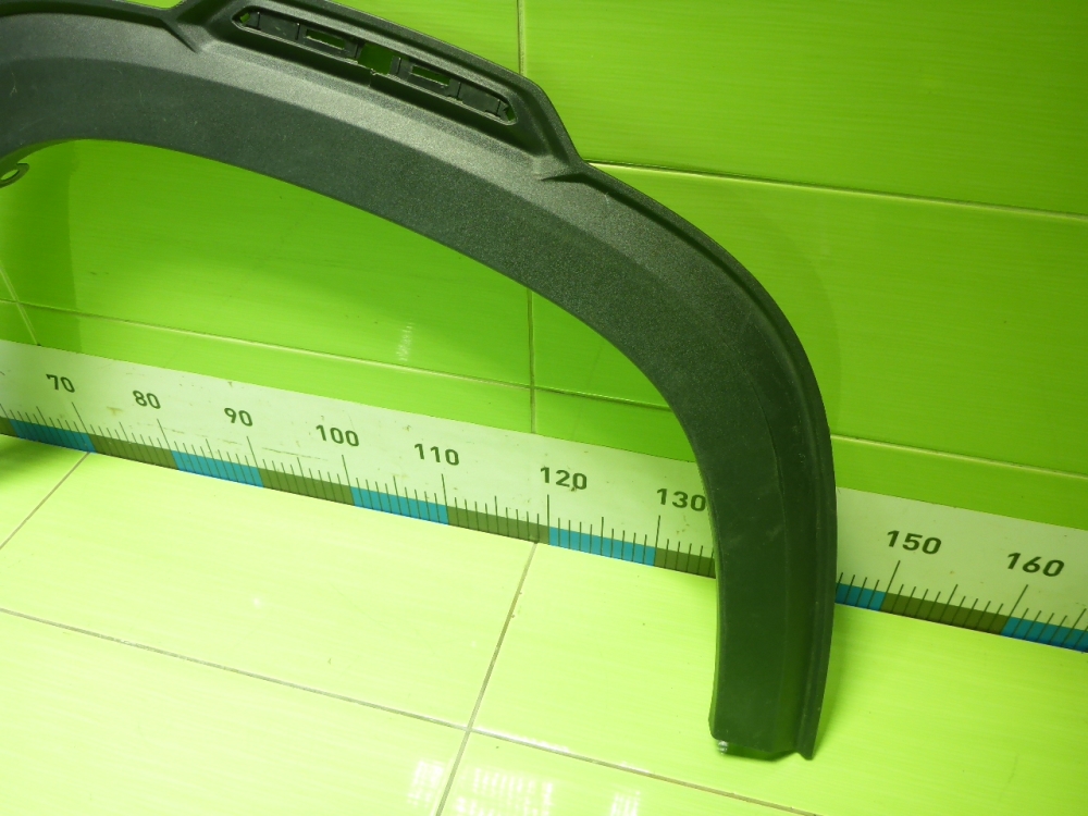 Накладка переднего крыла правого