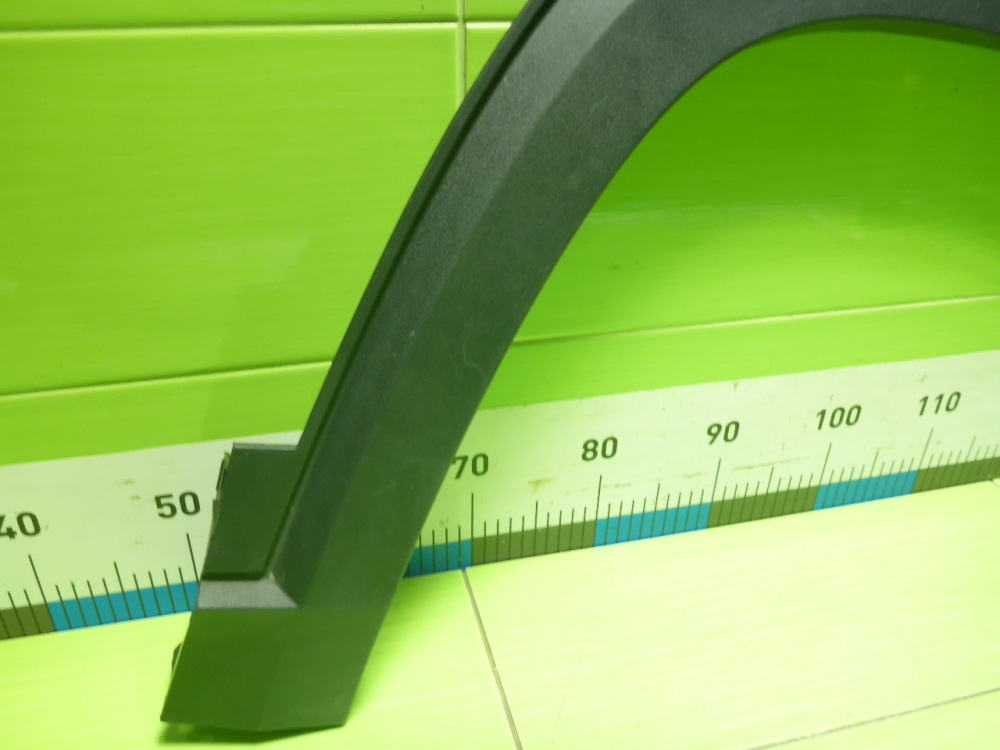 Накладка переднего крыла правого