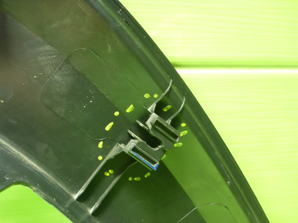 Накладка переднего крыла правого