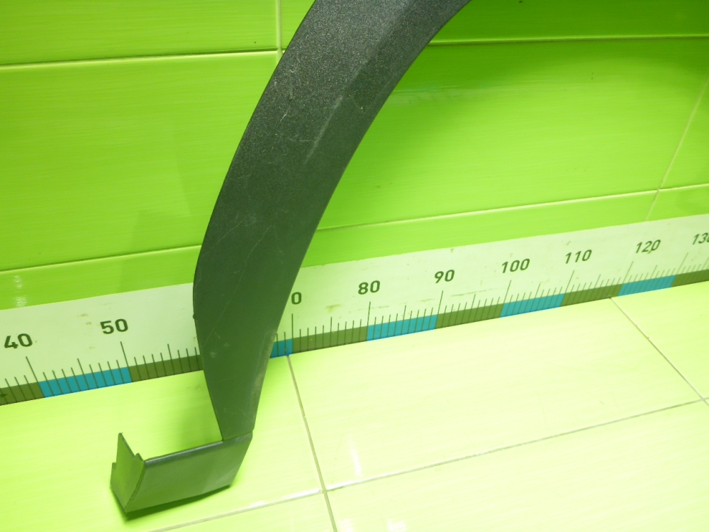 Накладка переднего крыла правого