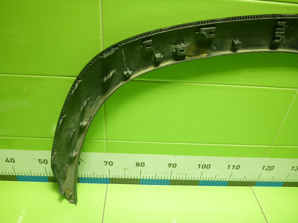 Накладка переднего крыла правого