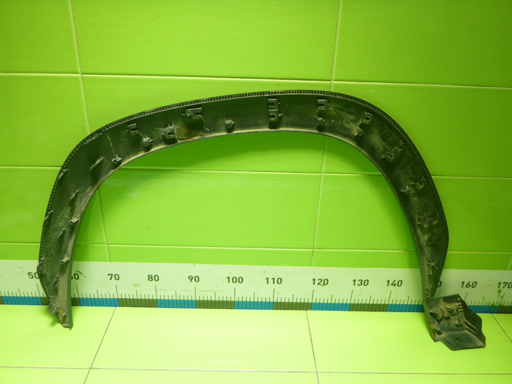 Накладка переднего крыла правого