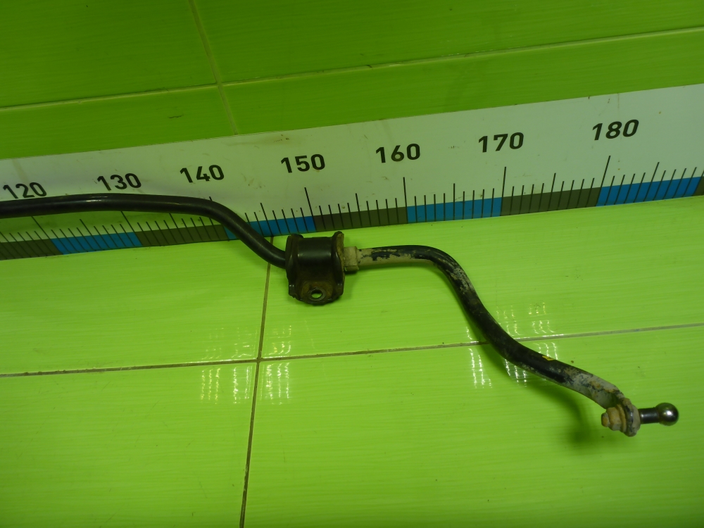 Стабилизатор передний