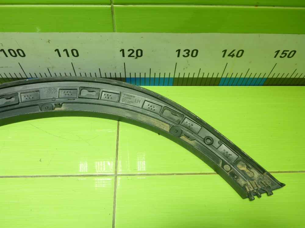 Накладка заднего крыла левого