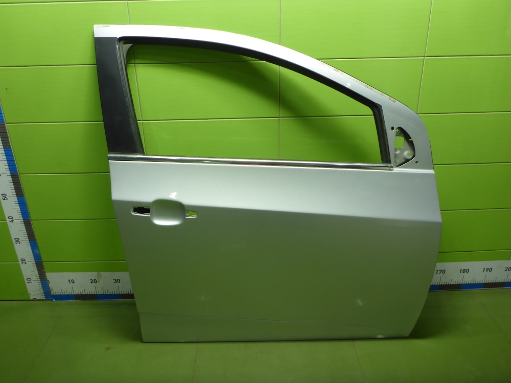 Дверь передняя правая