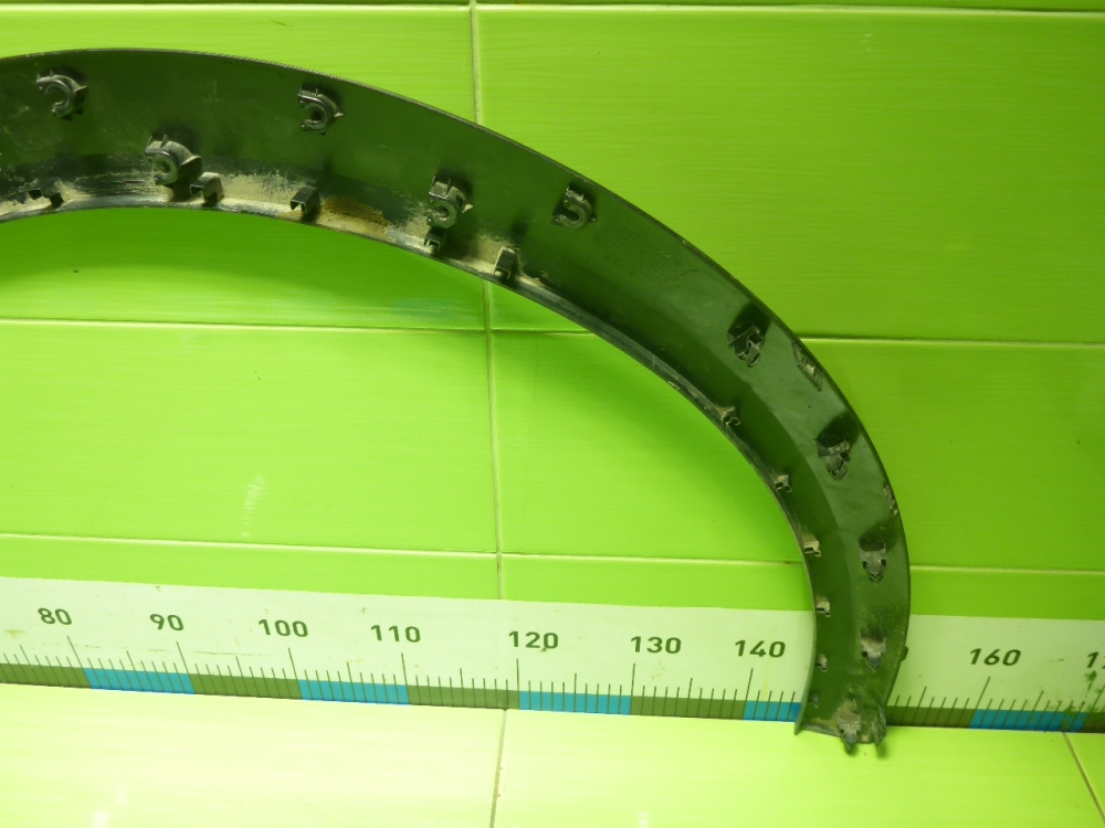 Накладка переднего крыла левого