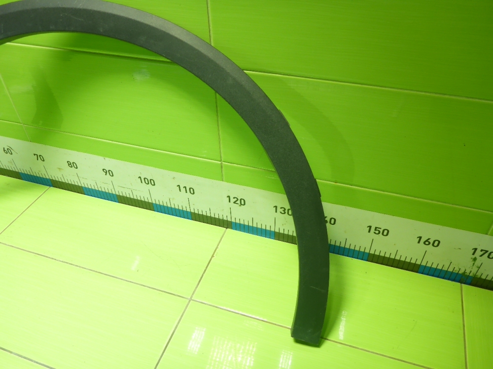 Накладка переднего крыла правого