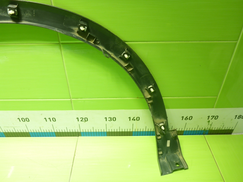 Накладка переднего крыла правого