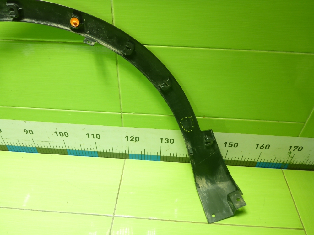 Накладка переднего крыла правого