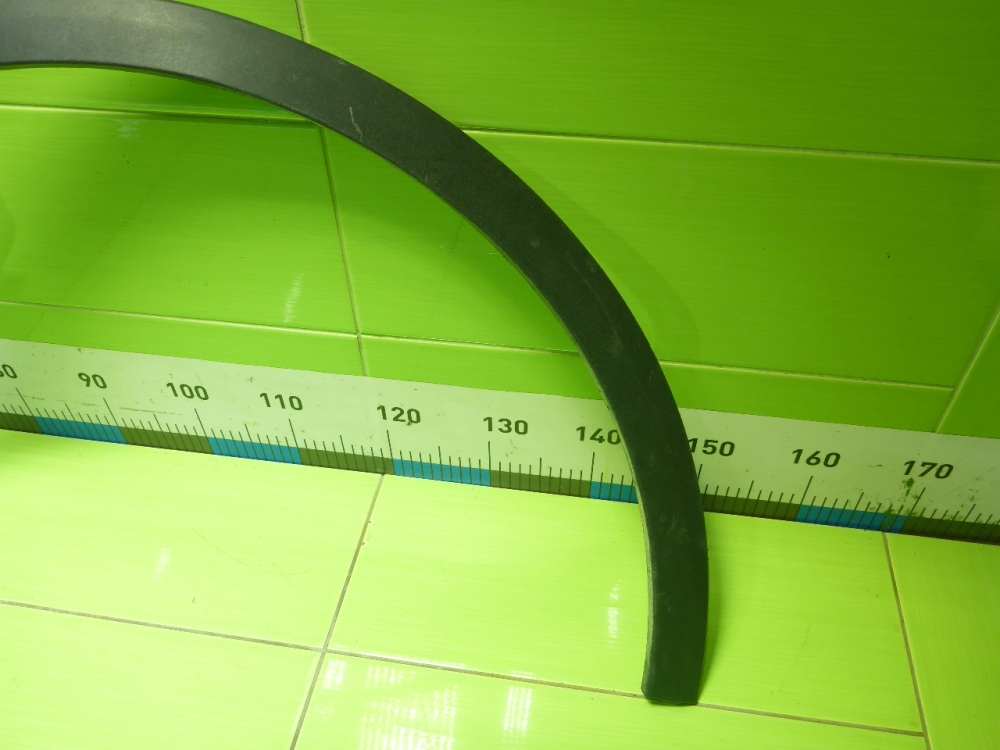 Накладка переднего крыла правого