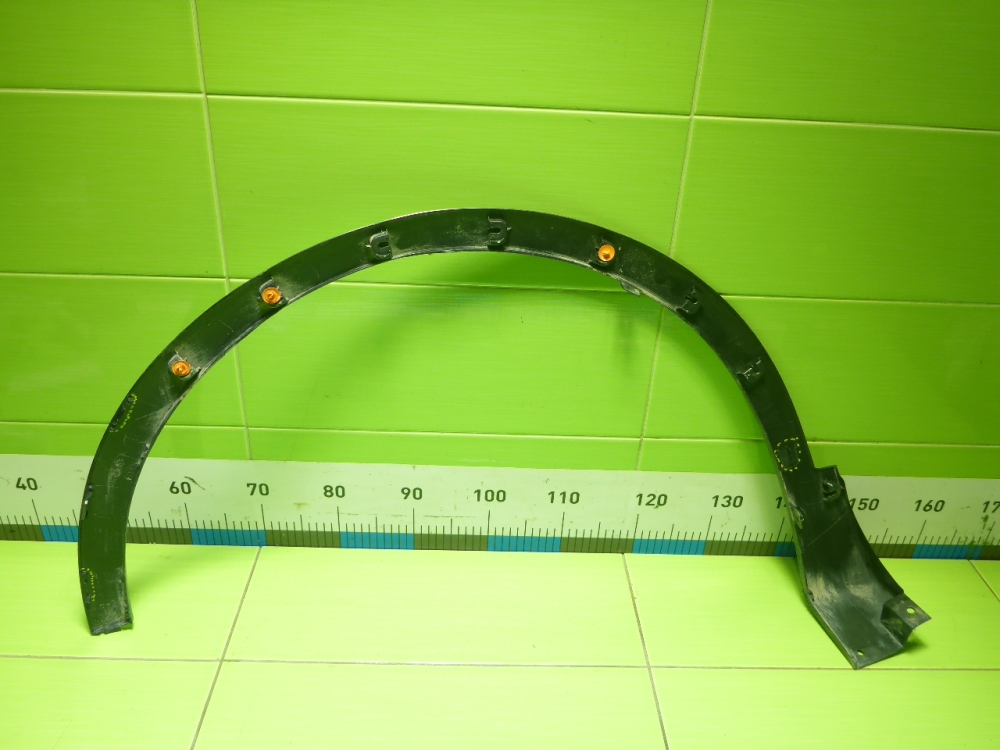 Накладка переднего крыла правого