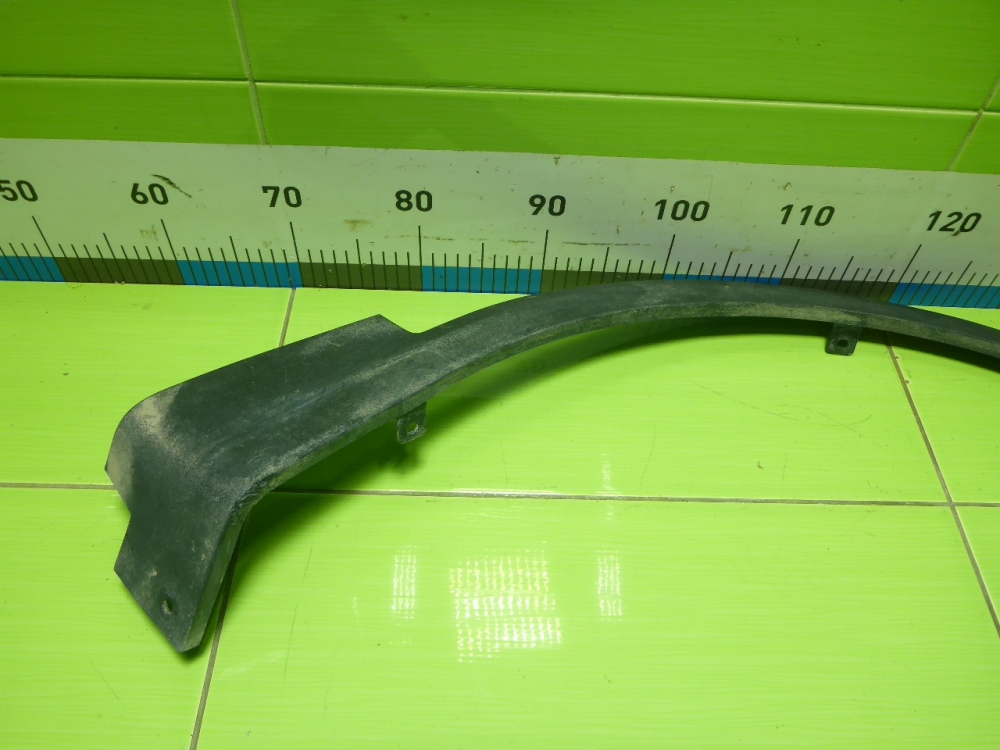 Накладка переднего крыла правого