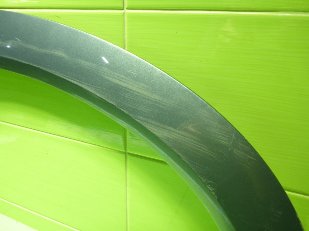 Накладка переднего крыла правого