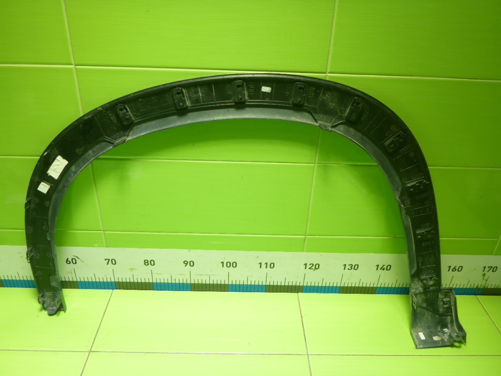 Накладка переднего крыла правого