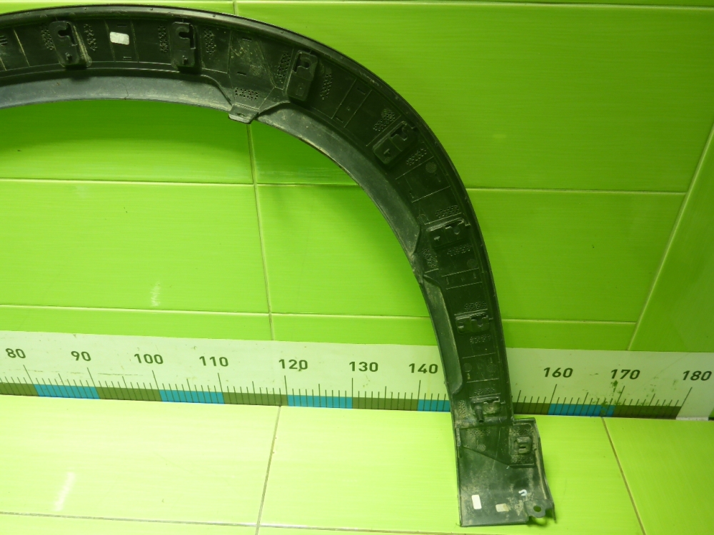 Накладка переднего крыла правого