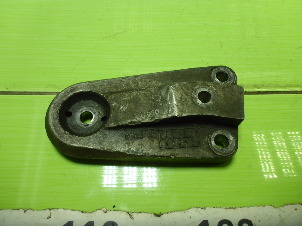 Кронштейн опоры двигателя