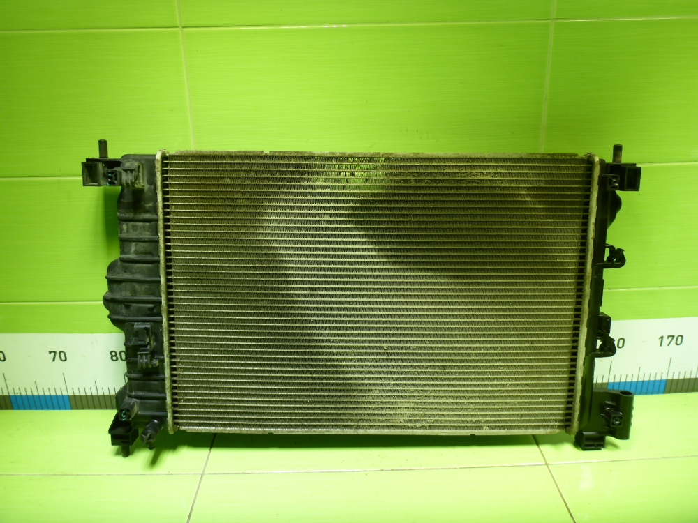 Радиатор охлаждения двигателя основной