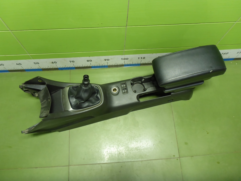 Подлокотник