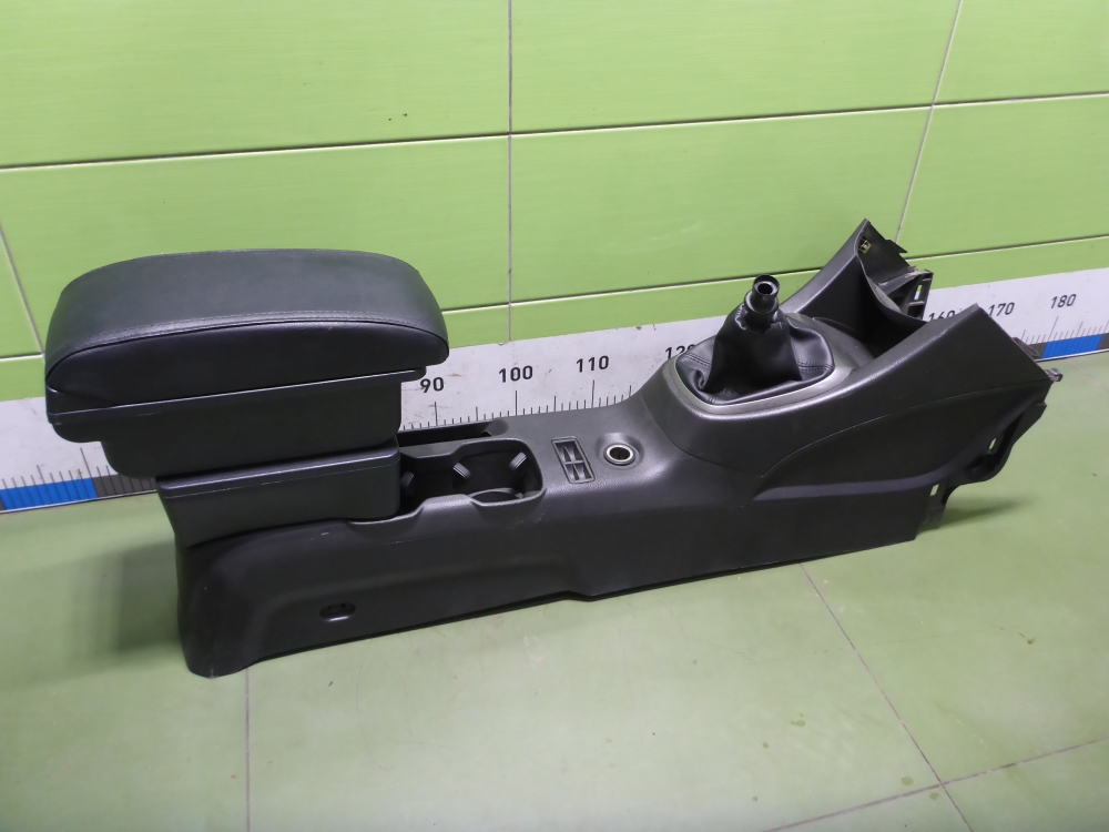 Подлокотник